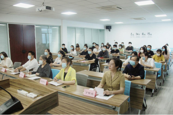 道德讲堂|“见贤思齐 吾辈自强 ”道德讲堂主题活动开讲啦！